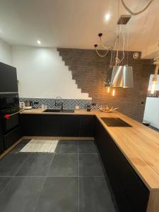 Appart 110m2 terrasse climatisé quartier médiéval