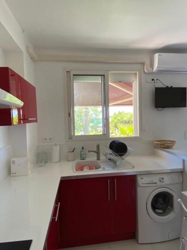 Appart 2ème ligne vue mer, 2 chambres, clim, internet, parking