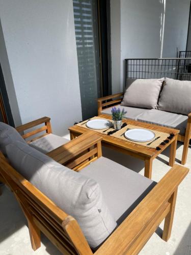 APPART 2P AVEC PARKING ET BALCON - gare val d'europe 5mn - disney 10mn