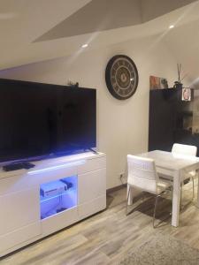 Appart 3 pièces, indépendant avec terrasse, SPA et Piscine