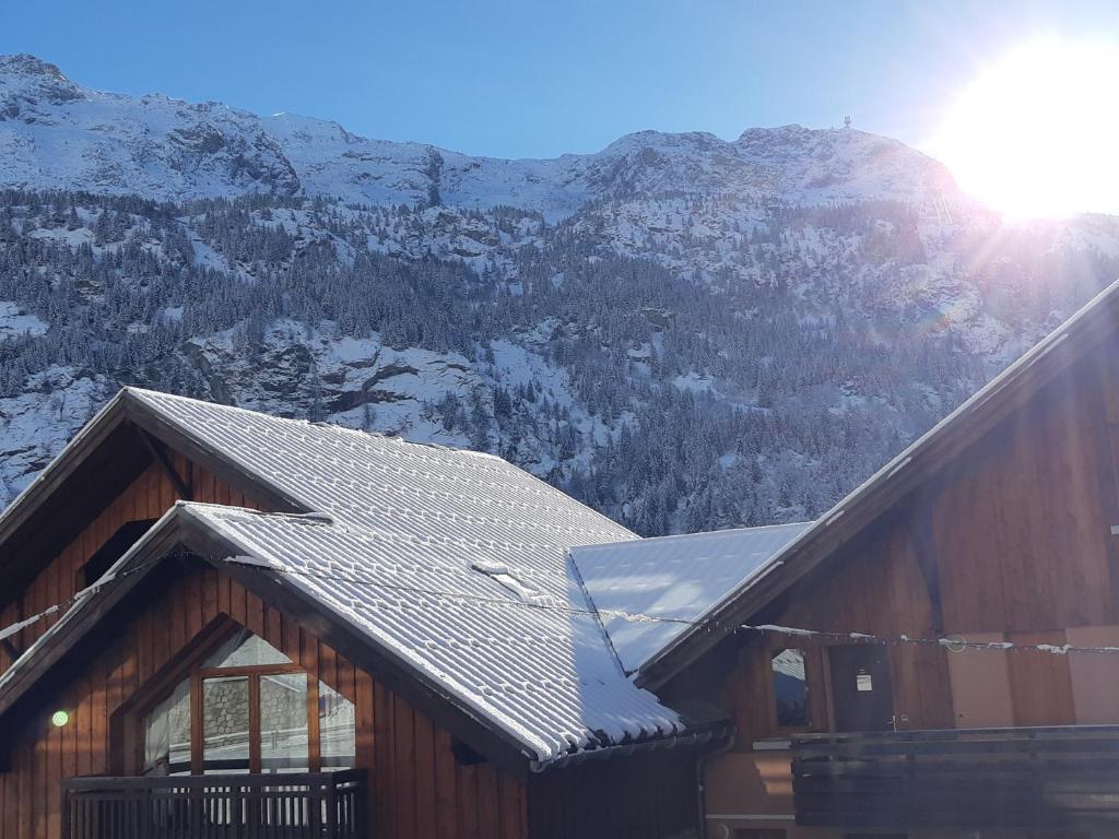 Appart - 4/6 personnes - Vaujany - Alpes d'huez 9 Place de la Fare, 38114 Vaujany