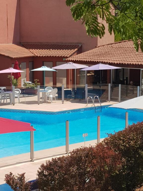 Appartement Appart 40 m2, 2 pièces près côte d'azur, piscine, parking, proche du Golf St Donat 1000 Chemin des Plaines 06370 Mouans-Sartoux