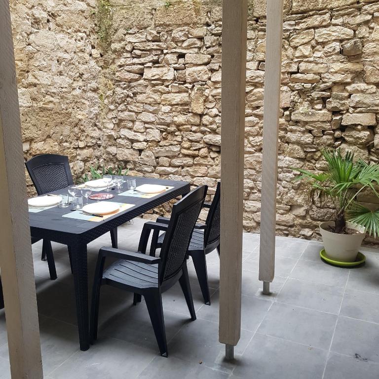 Appartement Appart 40m2 indépendant, confortable avec terasse Rdc 108 Rue de la Libération 34400 Lunel