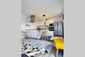 Appartement Appart 6 à 8 personnes proche centre parking gratuit Etg 3 pte 32 32 Rue Trouvassot 10000 Troyes Champagne-Ardenne