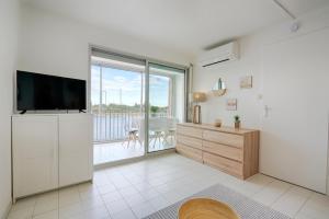 Appart 6 pers vue mer-piscine-parking-clim-wifi