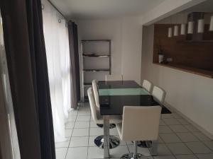 Appart ARCAIM, climatisé 90m2, 4 chambres, à 200m de la plage