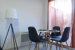 Appart climatisé - Parking gratuit - Balcon - CAPTURA