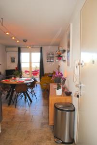 APPART CLIMATISE / TERRASSE A 2 MIN DE LA PLAGE