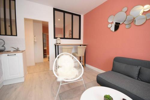 Appartement APPART COCON - HYPER CENTRE - TRAM - FREE WIFI - leRelaisdOdile24 28 Boulevard Saly - Appt 24, 2e etage 59300 Valenciennes Nord-Pas-de-Calais