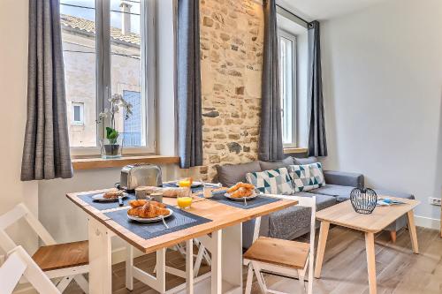 Appart Cosy, Mezzanine Clim et Terrasse à 200m de la Gare
