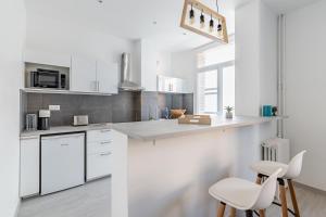 Appart entier avec 1 chambre, 4 personnes max+ internet(FIBRE) / Entire Flat with 1 bedroom, for 4 people max + internet (FIBER OPTIC)