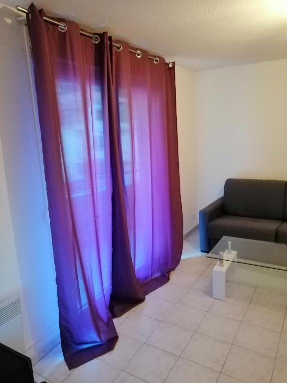 Appart F1 entier avec parking securisé 66 Avenue de la Bornala, 06200 Nice