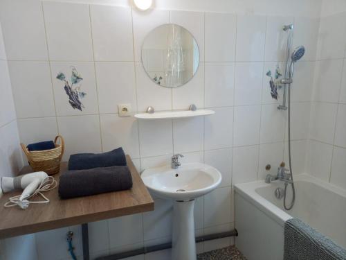 Appart Flize, 2 chambres, voie verte à 500 mètres