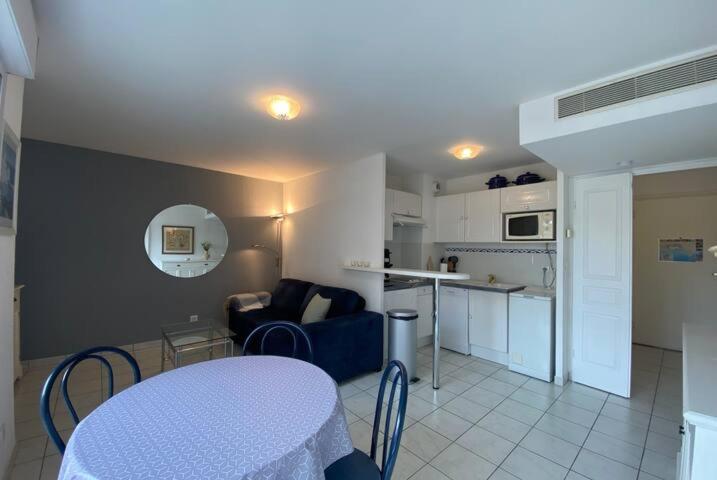 Appart fonctionnel - 4 Pers - Cannes Suquet-Clemenceau 52 Rue Georges Clemenceau, 06400 Cannes