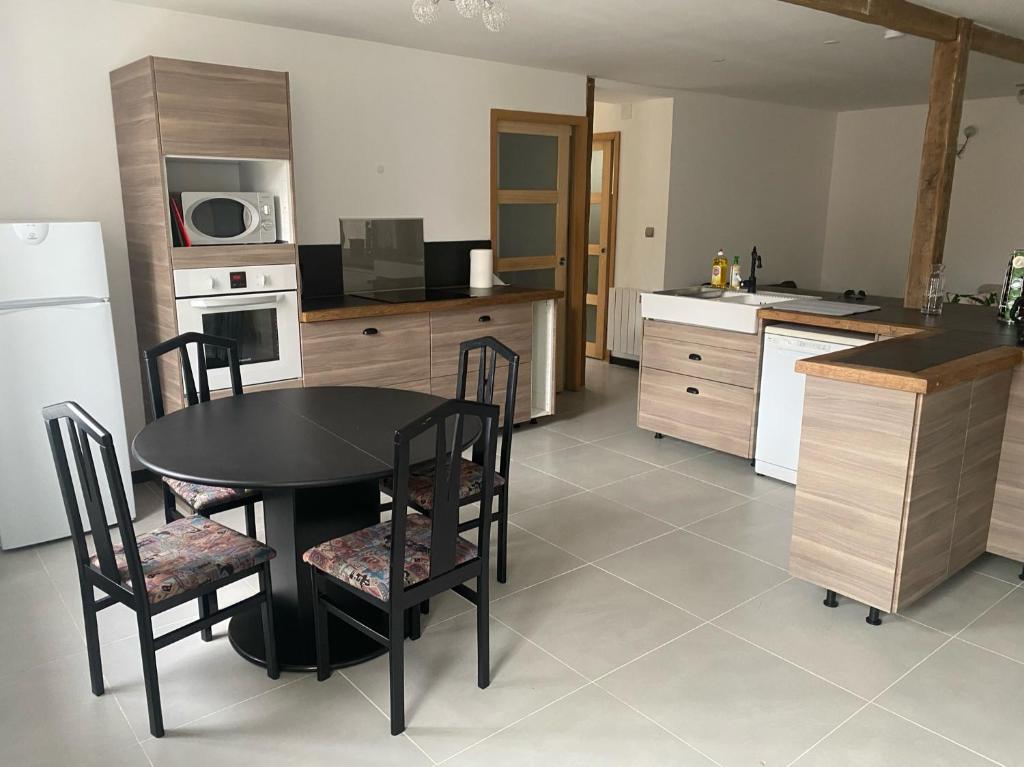 Appartement Appart Fourchambault 6/8 personnes rez de chaussée 18 Route de Nevers 58600 Fourchambault
