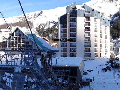 APPART GOURETTE 6 pers-LIT 160-face et pieds pistes