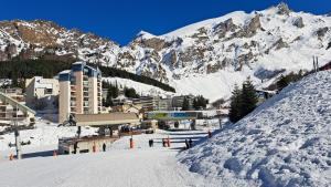 APPART GOURETTE 6 pers-LIT 160-face et pieds pistes