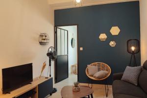 APPART HUMELS - SELF CHECKIN - CHAMBRE SEPAREE - iNTRA MUROS - WIFI