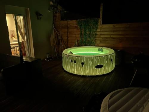 Appart hyper centre Nemours. Proche Gare, Jacuzzi