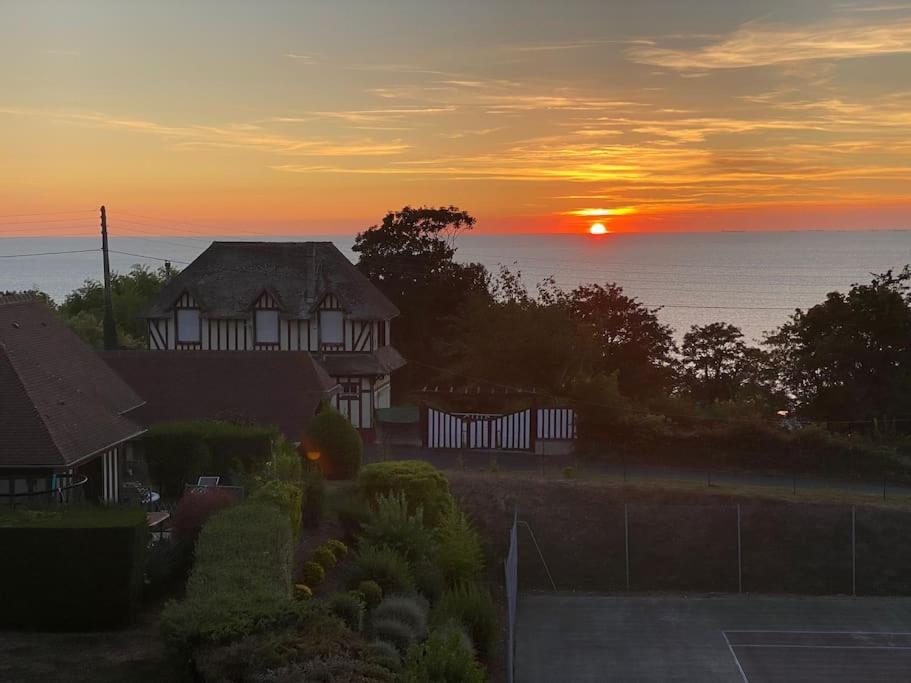 Appart lumineux avec vue sur mer à 180 degrés 18 Avenue Marcel Proust, 14360 Trouville-sur-Mer