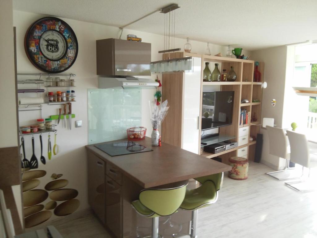 APPART MER CALME ET ENSOLEILLEE 32 RTE DES MARINES- RES LA FREGATE- PORT CAMARGUE, 30240 Le Grau-du-Roi