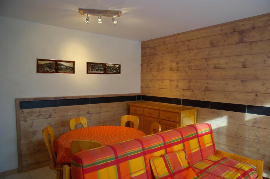 Appartement Appart Ressachaux Morzine centre 2 à 4 pers calme vue jardin parking 42 Rue Bidon 74110 Morzine