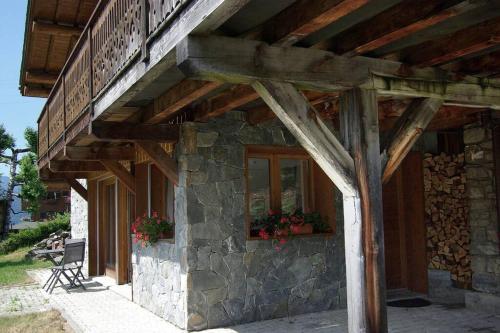 Appart Saint-Antoine Morzine vue soleil jardin calme parking 2 à 4 pers