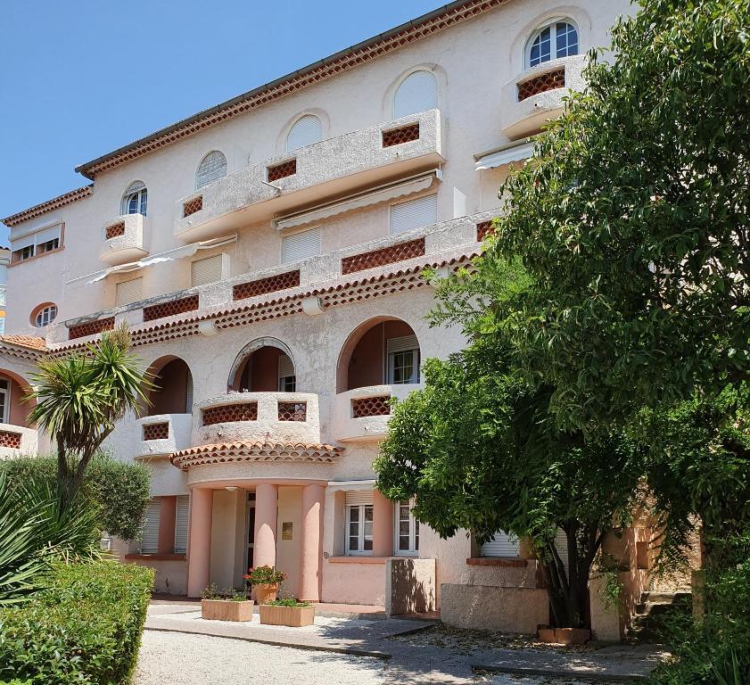 Appartement Appart T1 centre BANDOL dans Résidence de charme 350 Avenue du 11 Novembre 1918 83150 Bandol