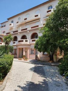 Appartement Appart T1 centre BANDOL dans Résidence de charme 350 Avenue du 11 Novembre 1918 83150 Bandol Provence-Alpes-Côte d\'Azur