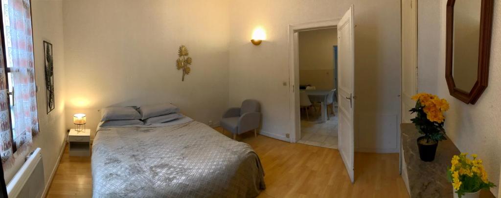 Appart T2 Prefecture et Centre Ville appartement au RDC 5 Rue des Champs, 72100 Le Mans