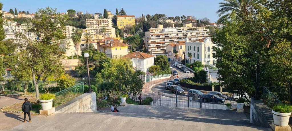 Appart T2 quartier des amoureux 17 Avenue Châteaubriand, 06100 Nice