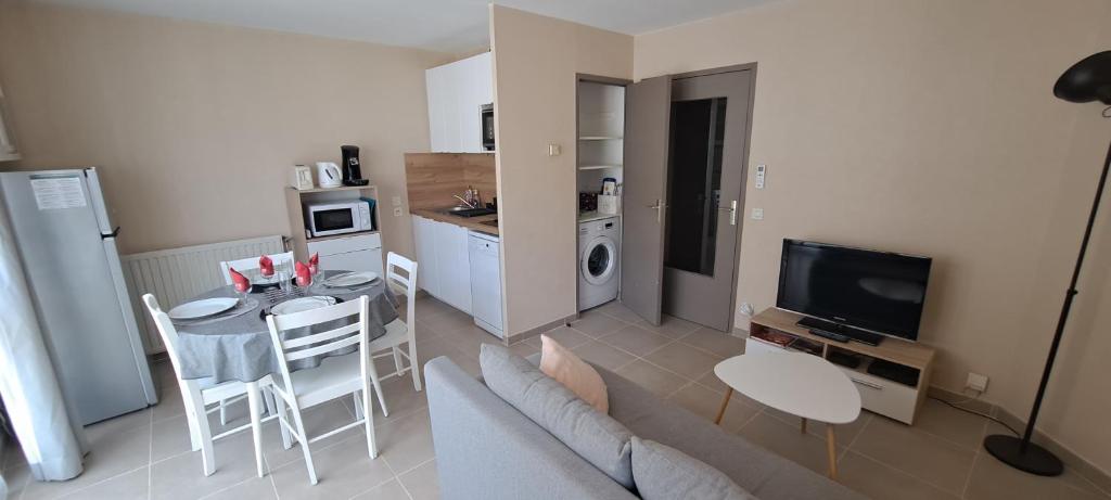 Appart T2 standing tout confort avec balcon - parking en option 4ème étage 6 Rue Camille Desmoulins, 69007 Lyon