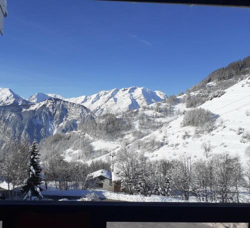 Appart vue montagne, proche piste Huez