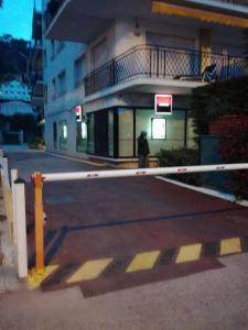 APPARTAMENTO GRANDE E COMODO, TERRAZZO VISTA MARE