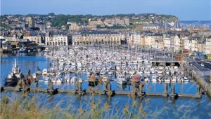 Appartement 1 chambre, dieppe centre draps non inclus