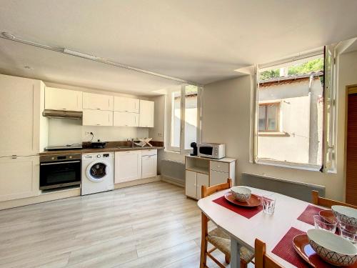 Appartement 1 pièce 3 couchages rue piétonne Castellane Verdon