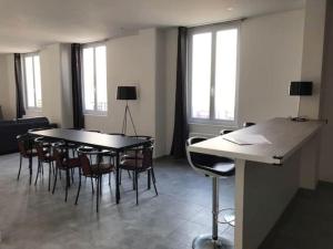 Appartement 10 pers face gare SNCF Appart Hotel le Cygne A