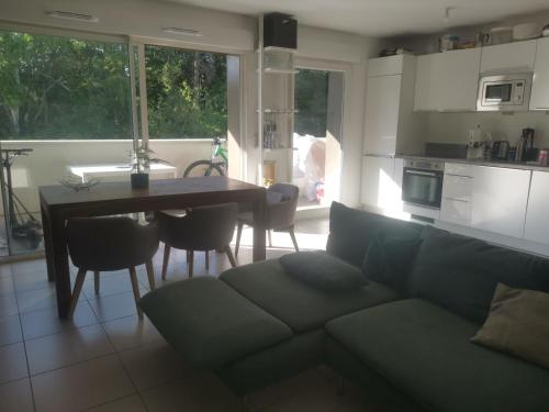 Appartement 2 chambre avec terrasse sans vis a vis