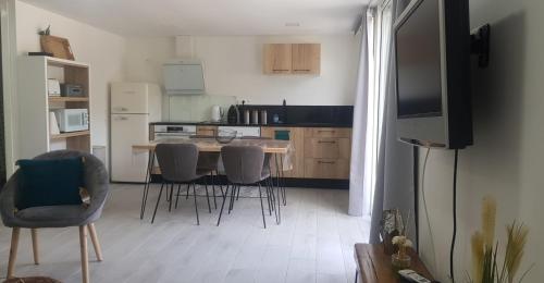 Appartement 2 chambres 5 minutes de la rivière et 10 de la plage