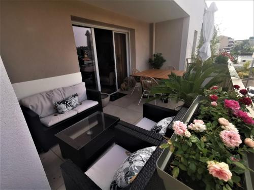 Appartement 2 chambres en résidence avec piscine