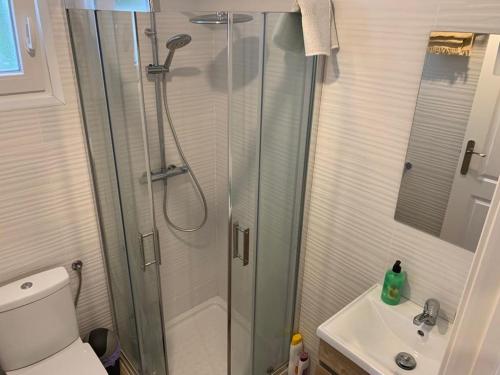 Appartement 2 personnes proche plage(900m) dans une maison individuel.