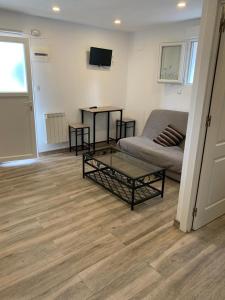 Appartement 2 personnes proche plage(900m) dans une maison individuel.
