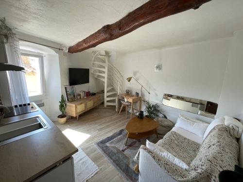 APPARTEMENT 2 pièces 5 MINS CANNES - DUPLEX