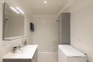 Appartement 2 pièces au calme proche Martinez avec parking privé