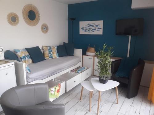 Appartement 2 pièces avec terrasse, accès plage direct