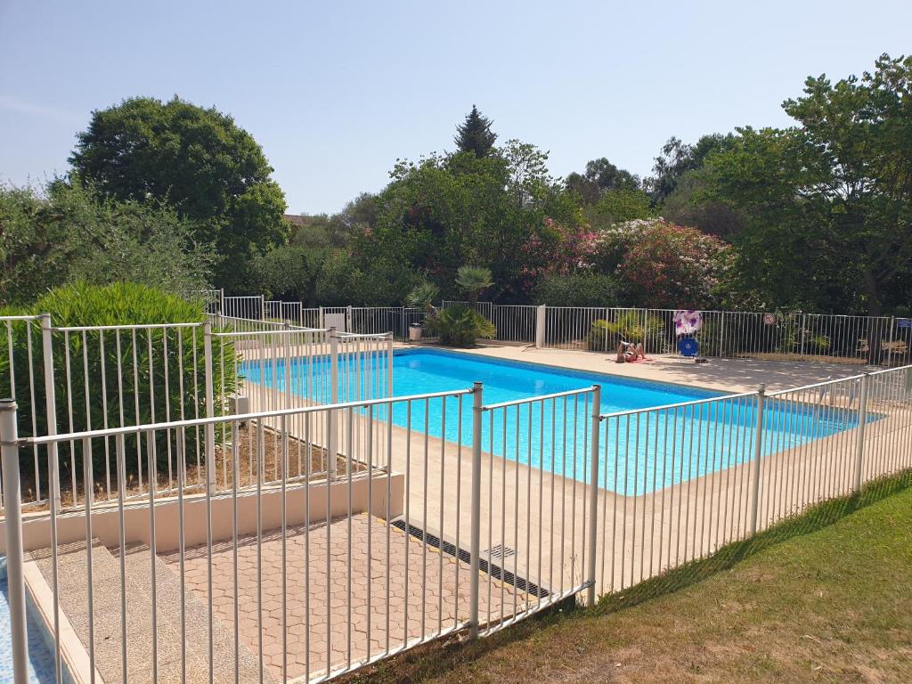 Appartement 2 pièces , climatisé, avec piscine agréable dans la résidence 164 Chemin des Moyennes Bréguières, 06600 Antibes
