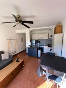 Appartement 2 pièces dans un domaine privatif.