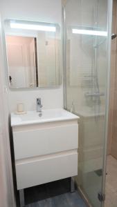 Appartement 206, 4 personnes, vue mer By Palmazur