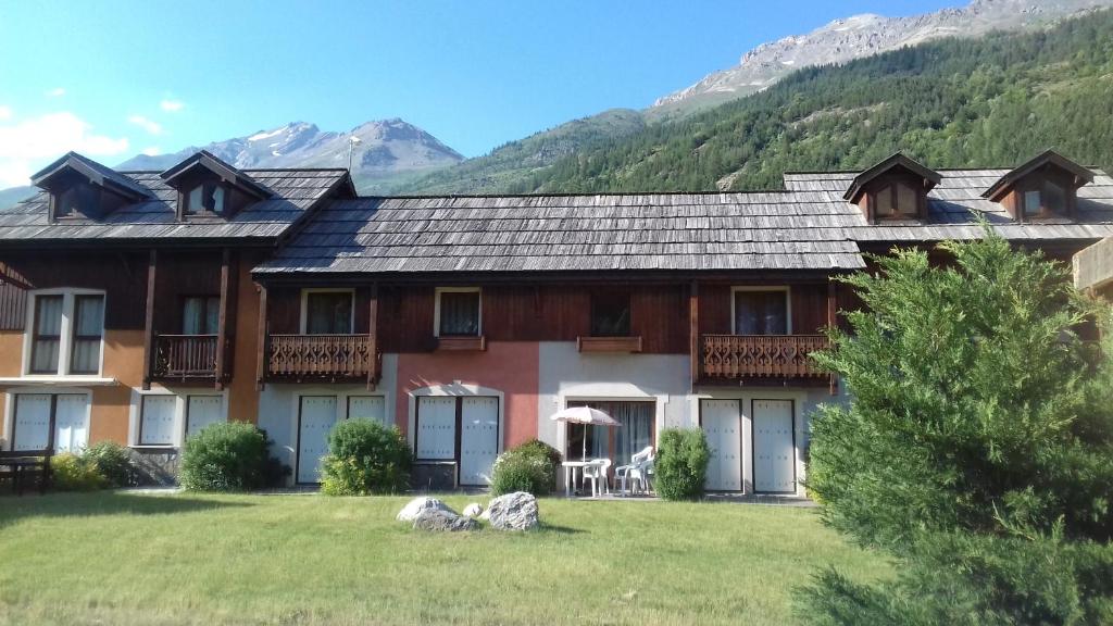 Appartement 24 Les Chalets du Jardin Alpin C24 Allée des Saules, 05240 La Salle-Les-Alpes