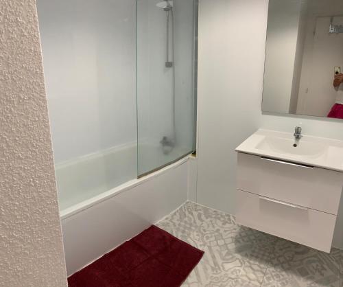 Appartement 2ème étage 42m2 hyper centre ville / parking gratuit
